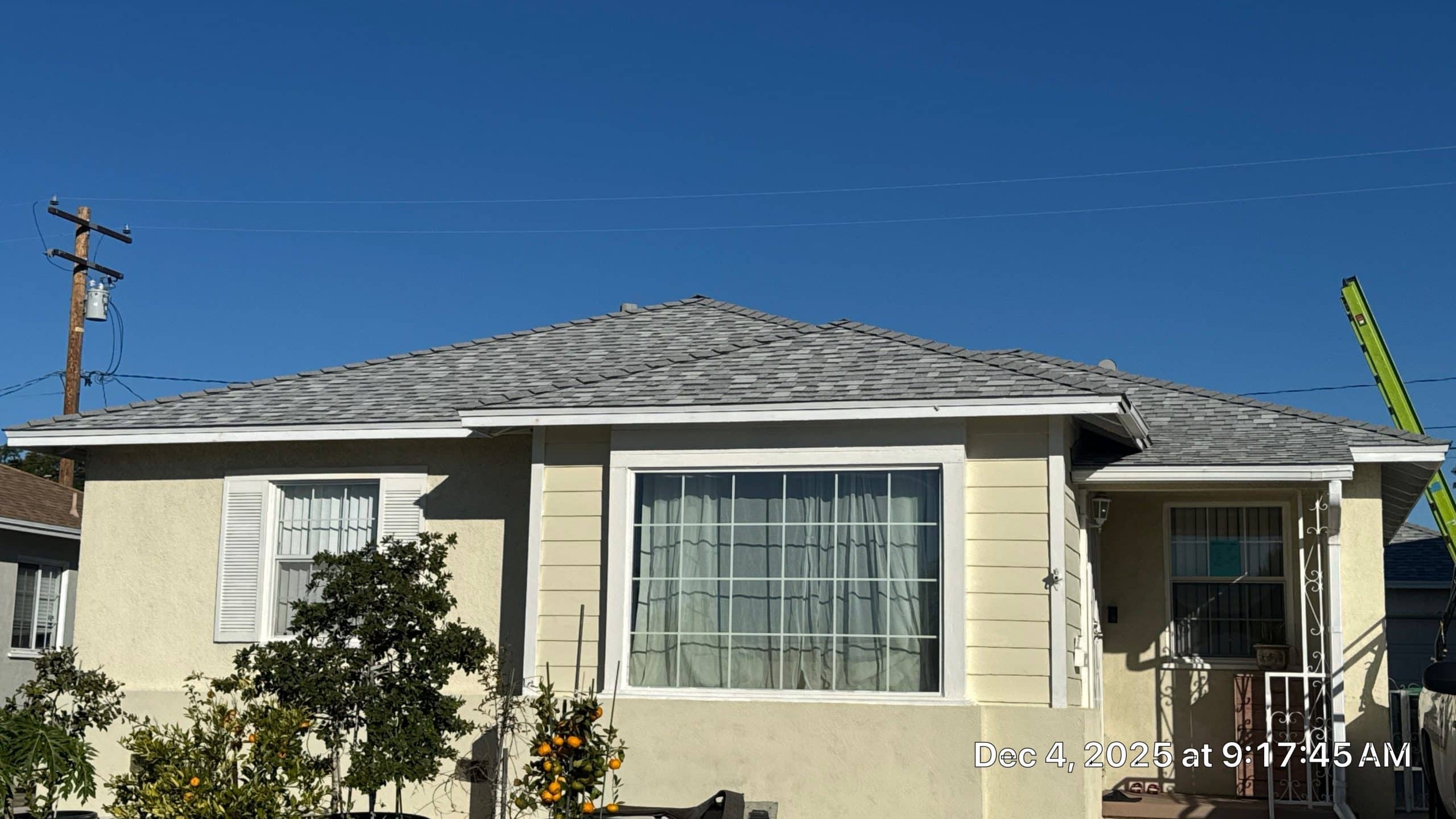 20-Dec 04 2025 09_17am-xRuY Single-story house with gray shingle roof