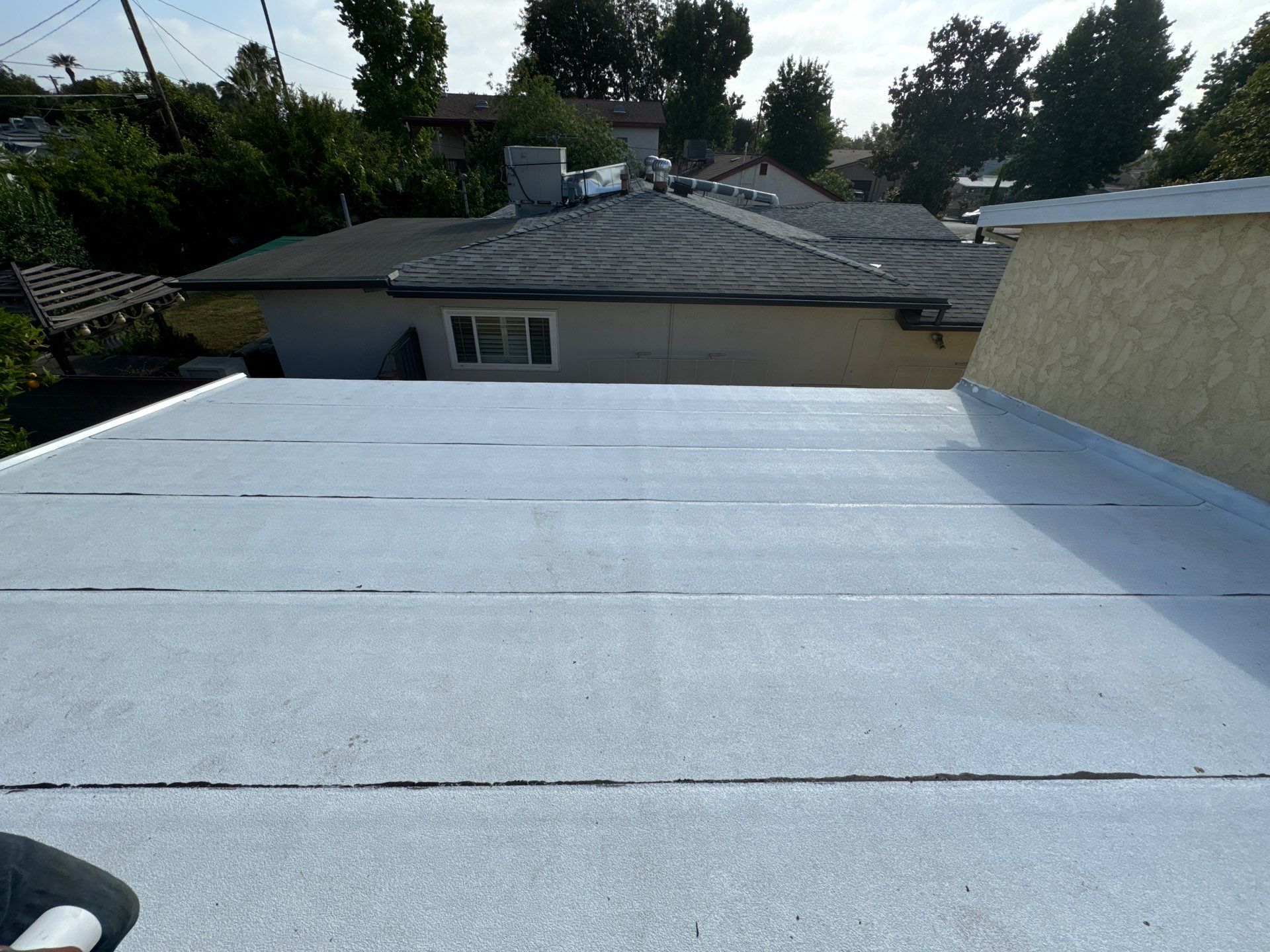 c2d36963-ee23-47f1-a999-f16ea3c370a4 Benefits of a roof coating