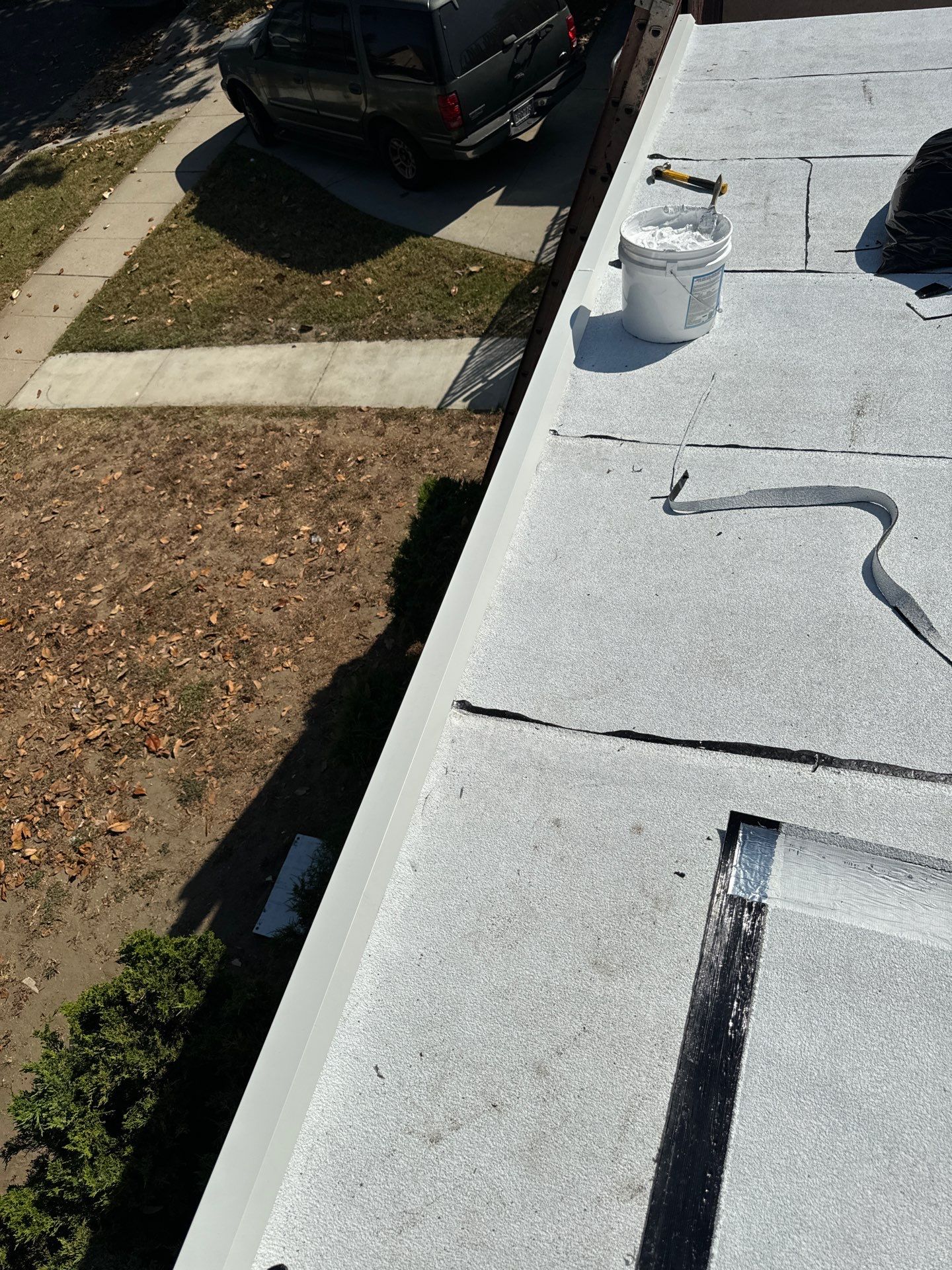 edeebe55-c407-4818-84c0-a64a02a2b47b roof coating